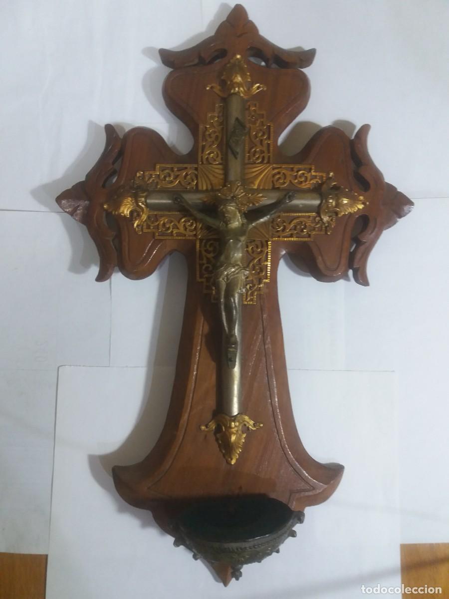 Antig&uuml;edades: Crucifijo con benditera - Foto 1