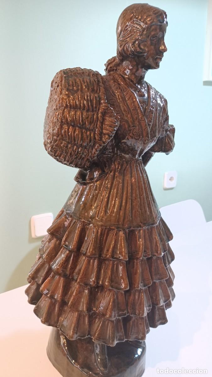 Antig&uuml;edades: Gitana de cer&aacute;mica de 50 cm de altura - Foto 2