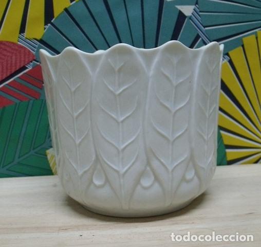 Antig&uuml;edades: Macetero Florero Centro Mesa Porcelana - Hojas Relieve - Foto 2