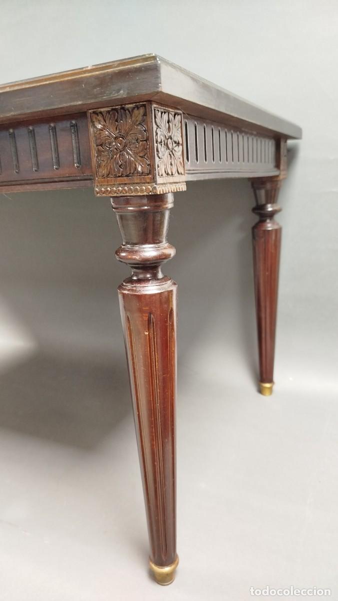 Antig&uuml;edades: MESA DE CENTRO DE MADERA DE HAYA Y ADORNOS DE BRONCE - Foto 10