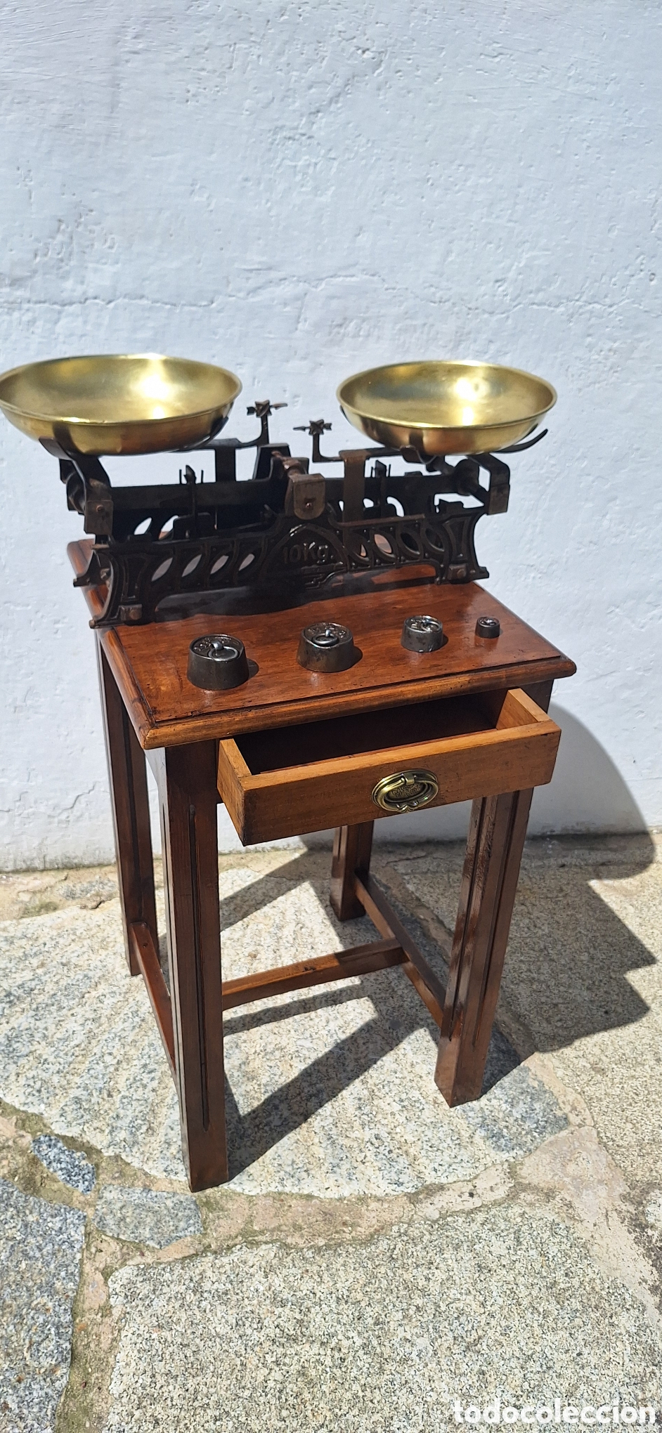 Antig&uuml;edades: Peso antig&uuml;o de comercio con mesa - Foto 3