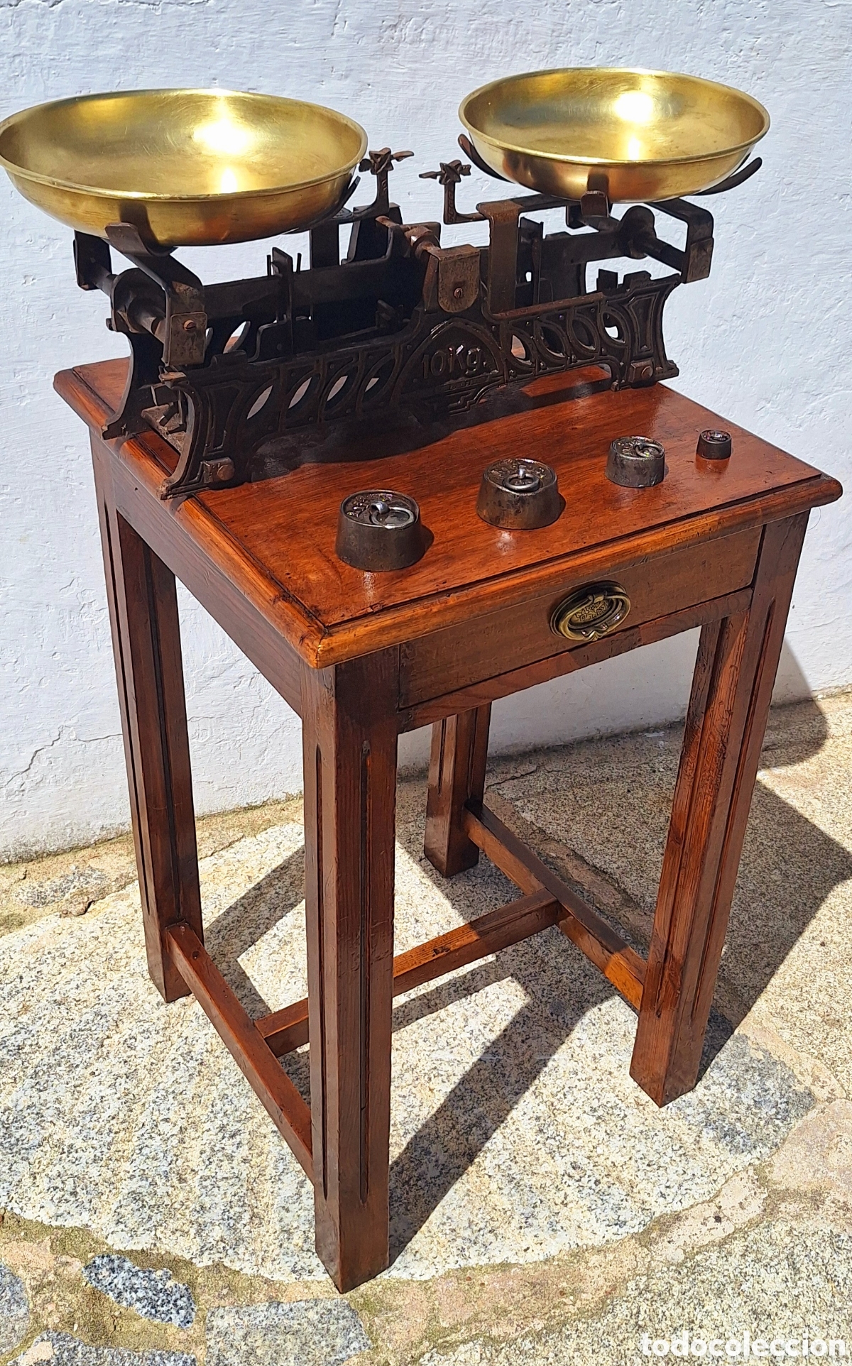 Antig&uuml;edades: Peso antig&uuml;o de comercio con mesa - Foto 1