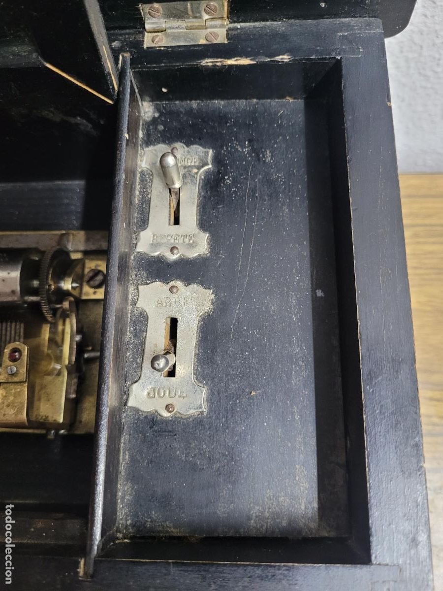 Antig&uuml;edades: Caja de musica antigua - Foto 6