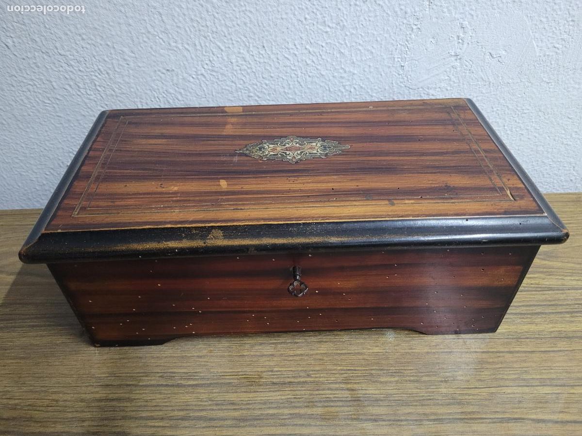 Antig&uuml;edades: Caja de musica antigua - Foto 1