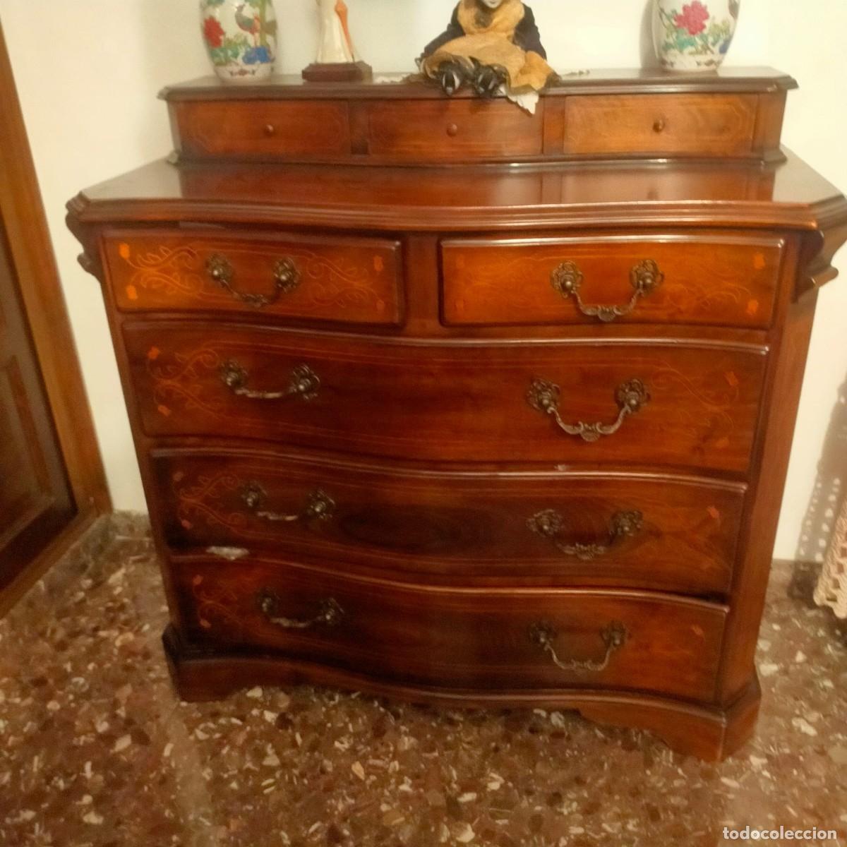 Antig&uuml;edades: C&oacute;moda con varios cajones - Foto 1