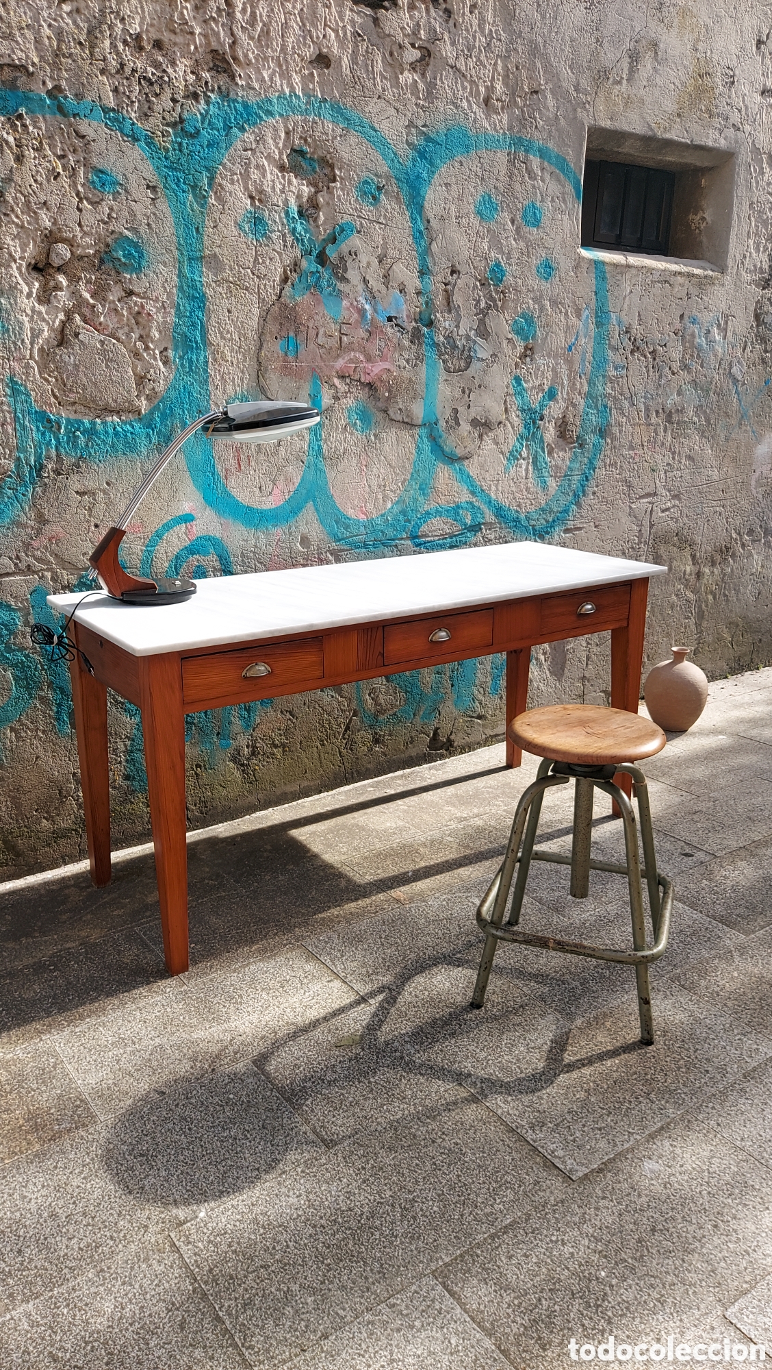Antig&uuml;edades: Mesa de biblioteca a&ntilde;os 50 - Foto 1