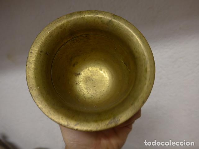Antig&uuml;edades: Antiguo mortero de bronce, sin la mano. - Foto 6