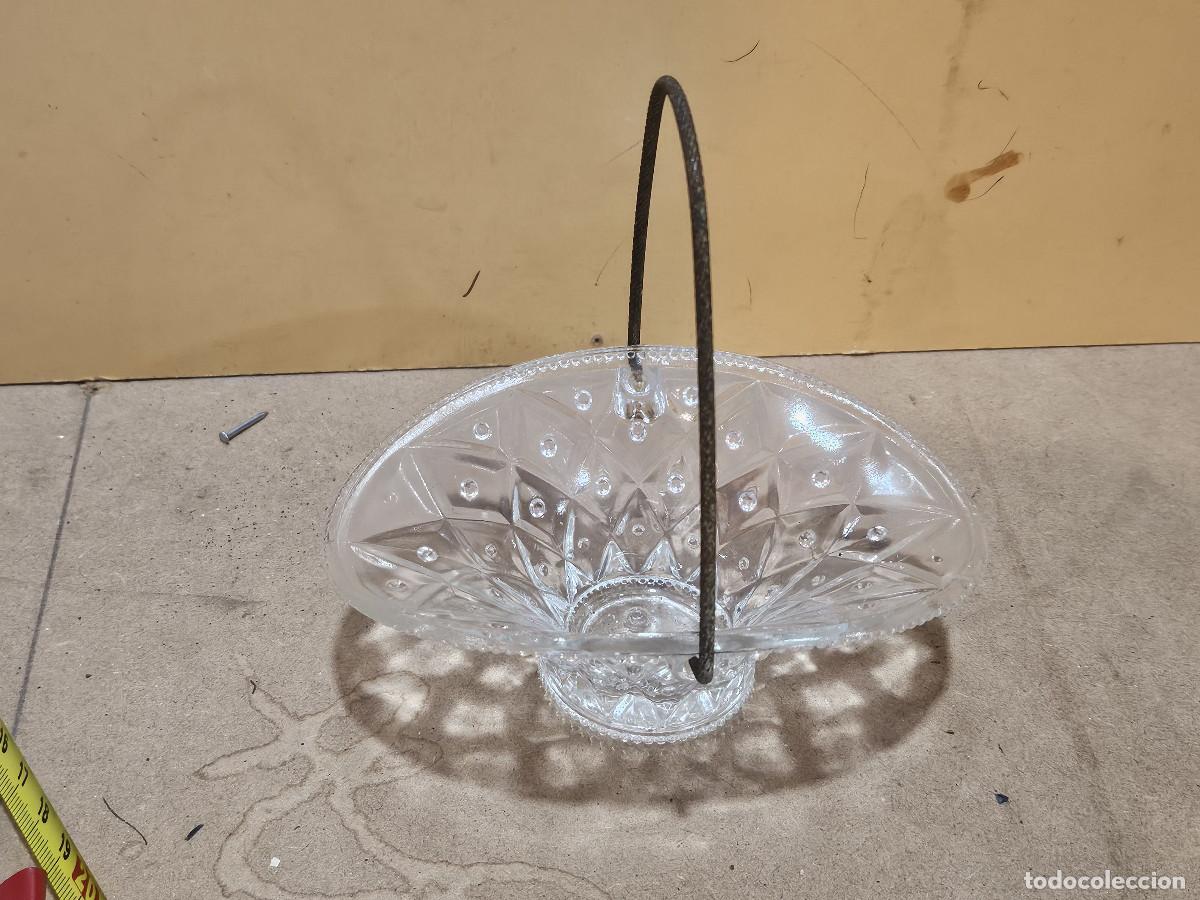 Antig&uuml;edades: peque&ntilde;o cesto de cristal - Foto 1
