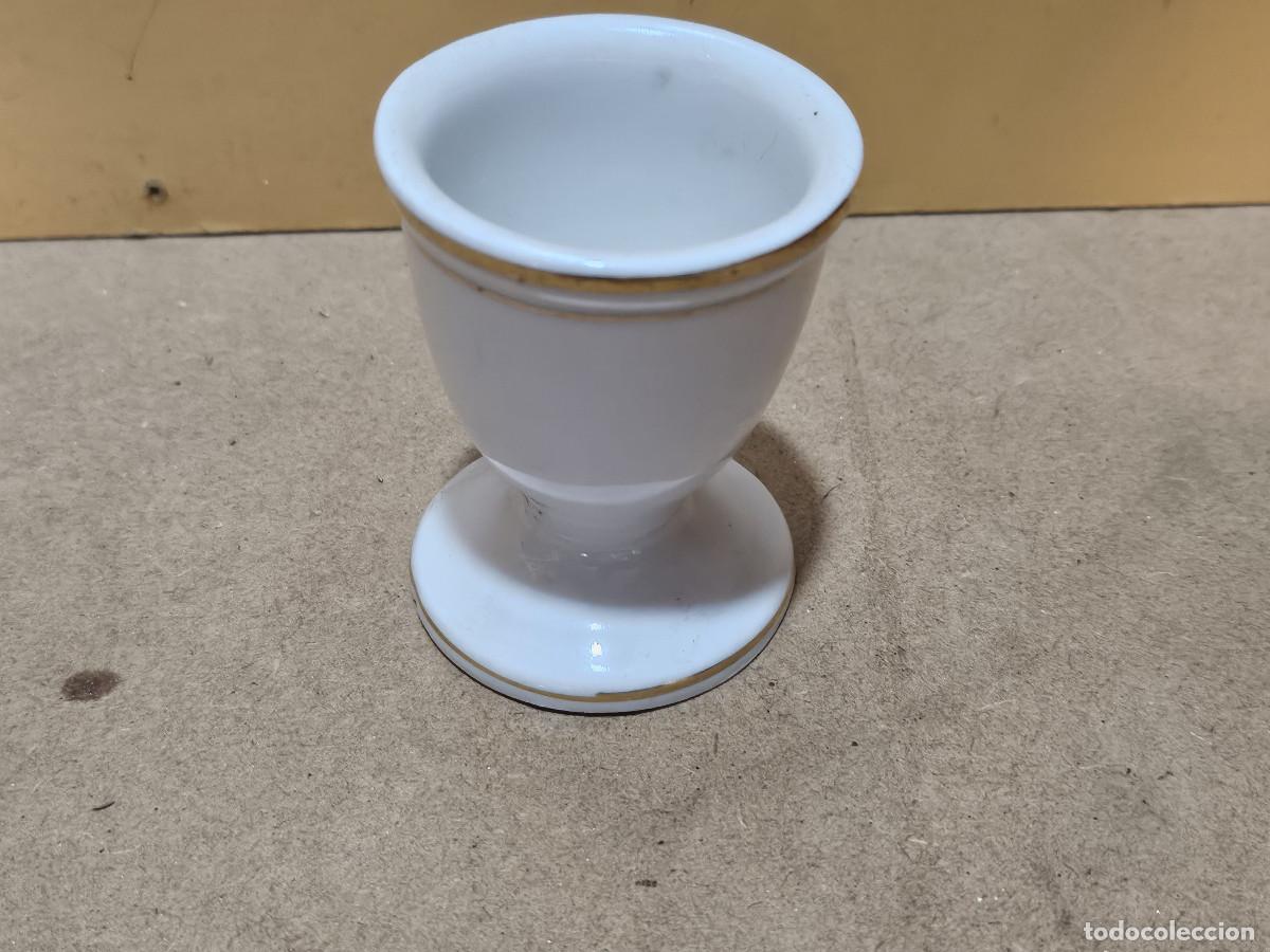 Antig&uuml;edades: copa de ceramica para huevos - Foto 1