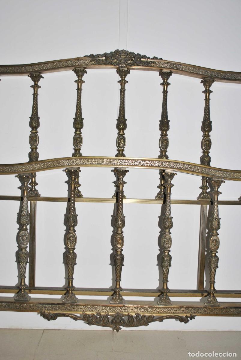 Antig&uuml;edades: CAMA ANTIGUA DE BRONCE DORADO - Foto 2