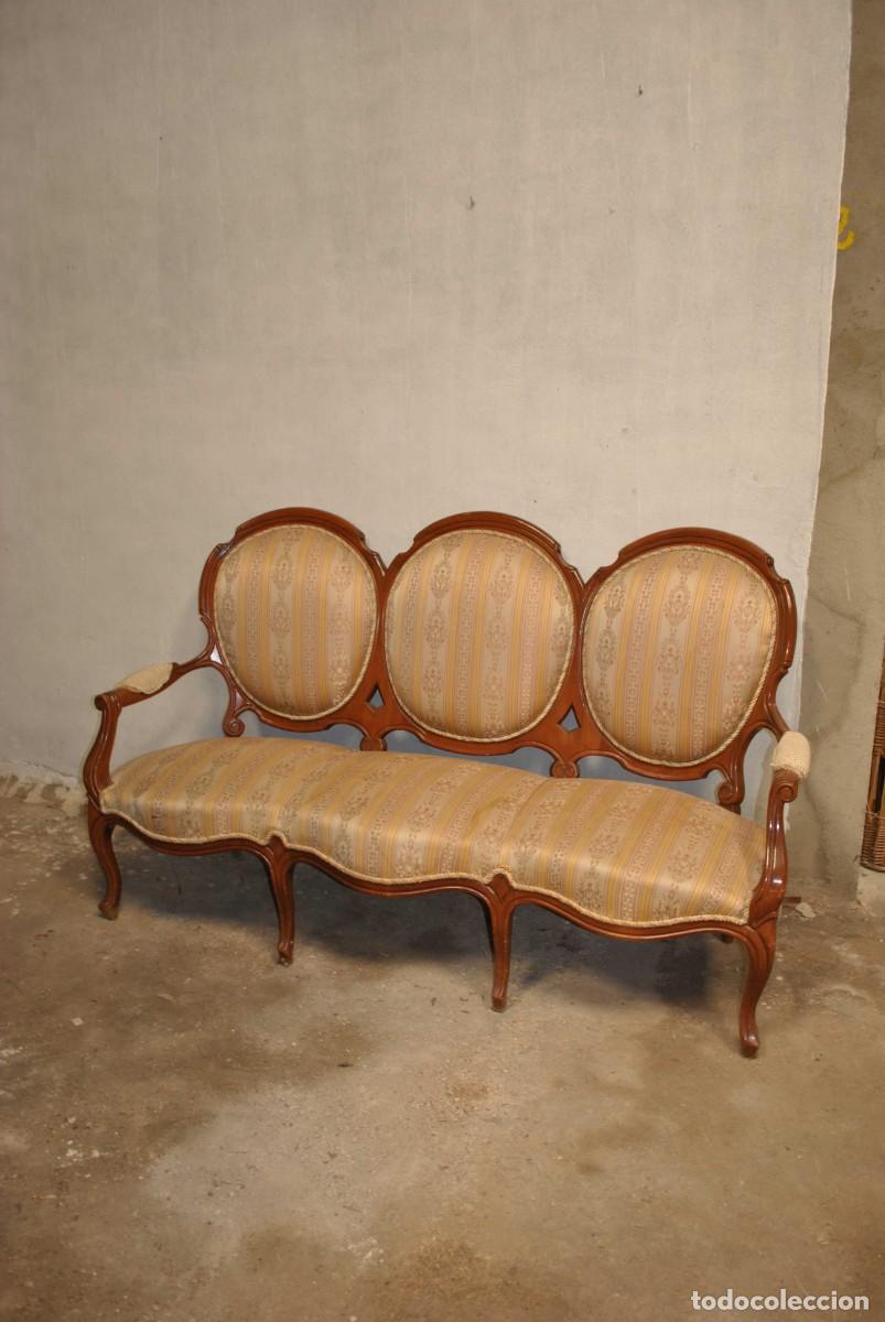 Antig&uuml;edades: SOF&Aacute; ANTIGUO DE ESTILO LUIS XV - Foto 1