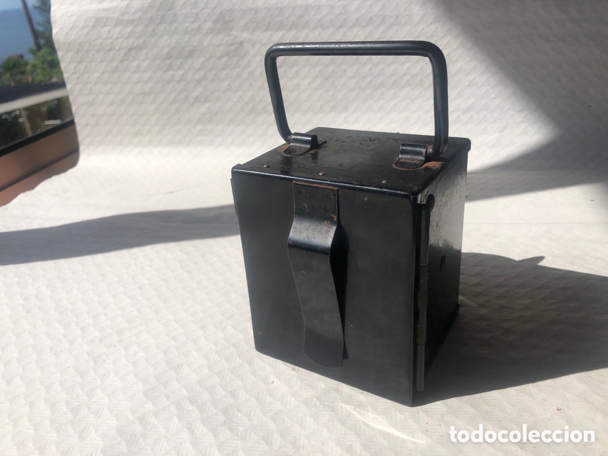 Antig&uuml;edades: Antigua linterna de bateria nunca usada - Foto 3