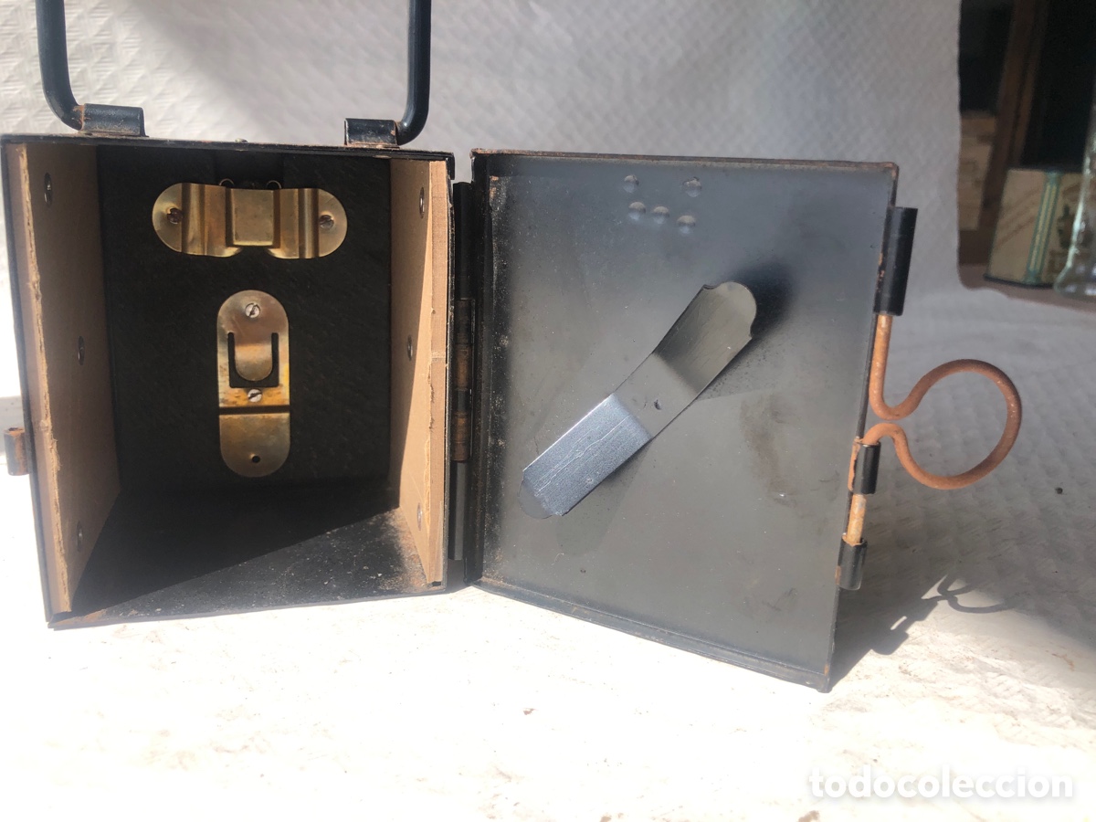 Antig&uuml;edades: Antigua linterna de bateria nunca usada - Foto 8