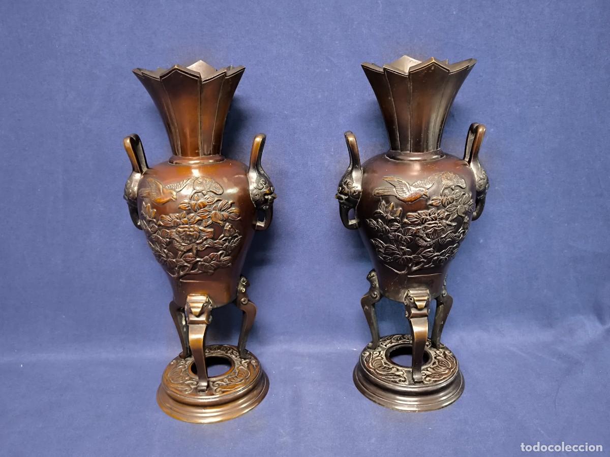 Antig&uuml;edades: PAREJA DE JARRONES ORIENTALES DE BRONCE EPOCA 1900 - Foto 2