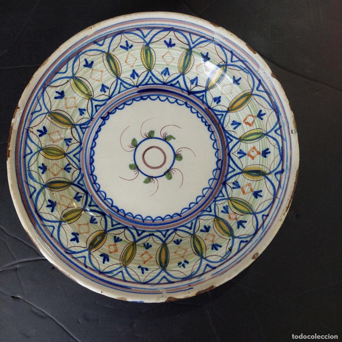Antig&uuml;edades: Plato de cer&aacute;mica de Manises S.XIX. - Foto 1