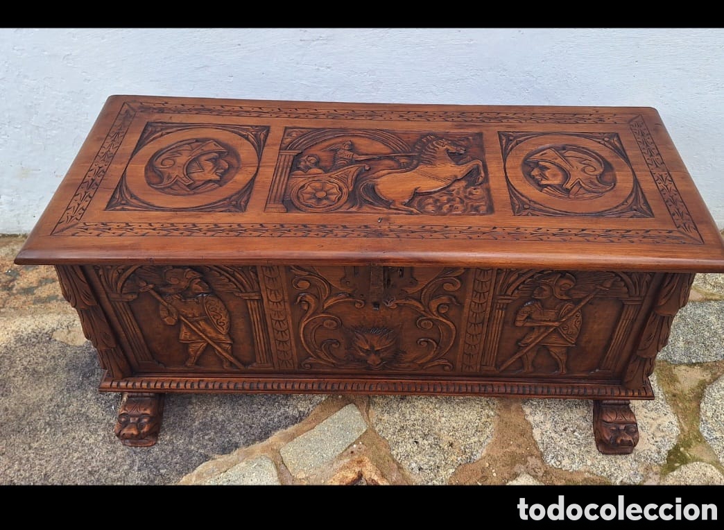 Antig&uuml;edades: Cofre de madera tallado a mano - Foto 4