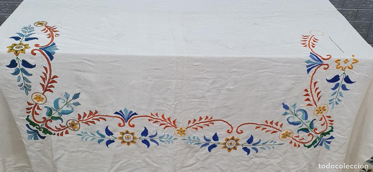 Antig&uuml;edades: Mantel de altar bordado a mano - Foto 2