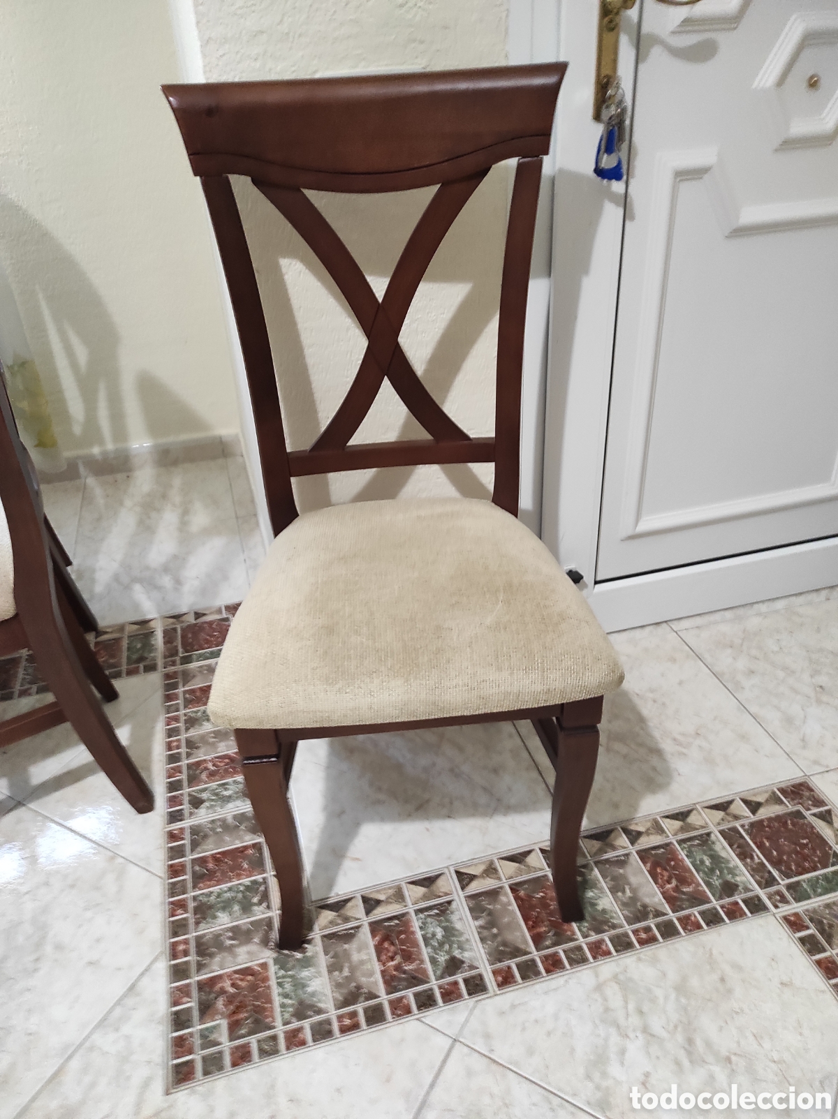 Antig&uuml;edades: Mesa sal&oacute;n y ocho sillas - Foto 2