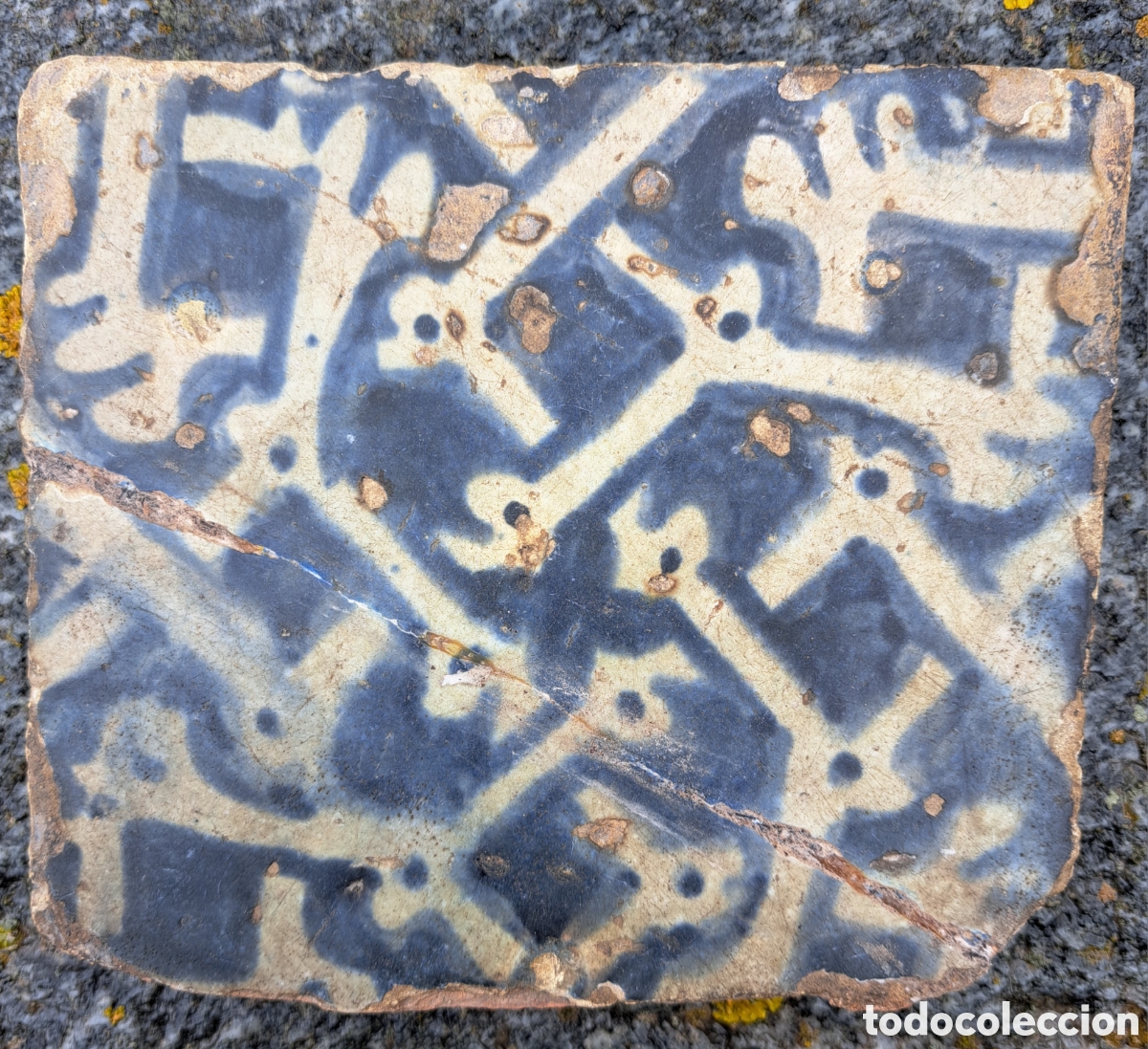 Antig&uuml;edades: Azulejo gotico. Fraccionado e incompleto. - Foto 1
