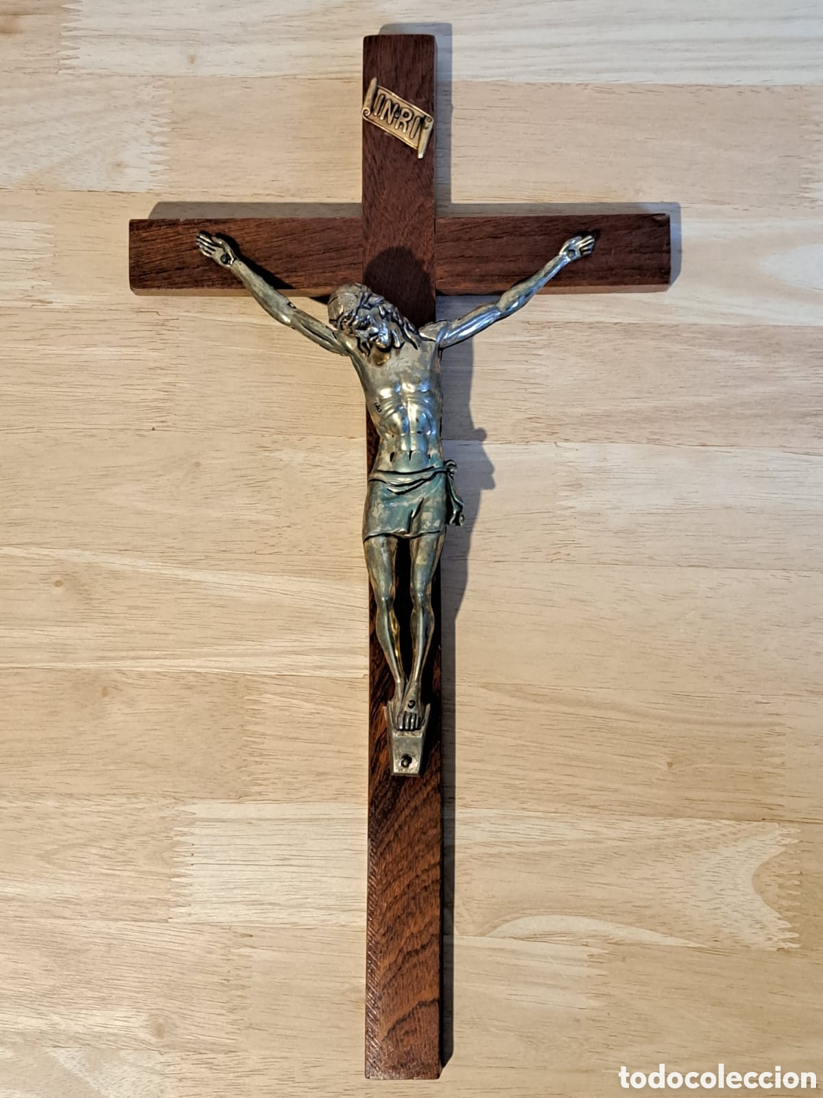 Antig&uuml;edades: Crucifijo de metal y madera - Foto 4