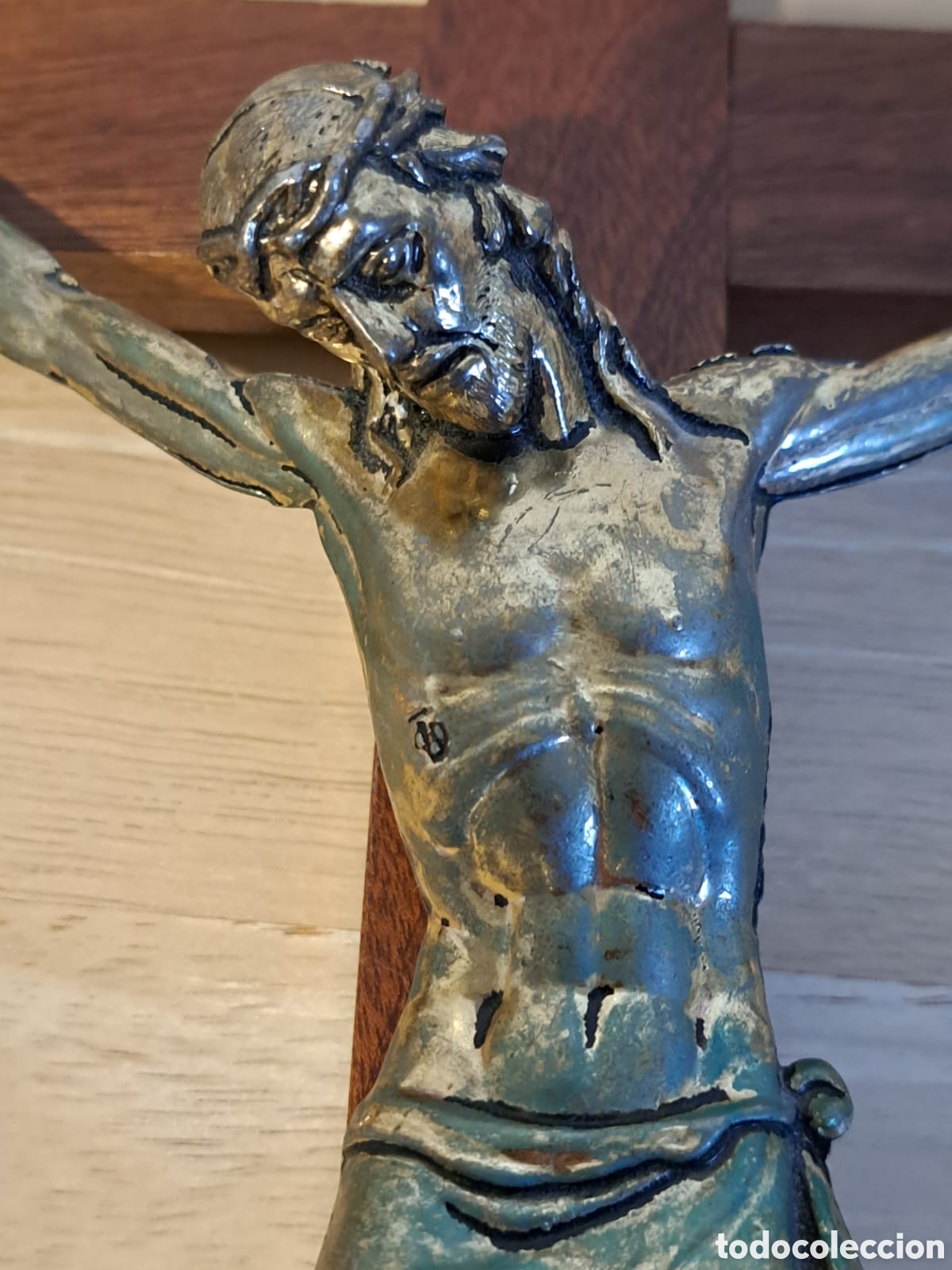 Antig&uuml;edades: Crucifijo de metal y madera - Foto 1