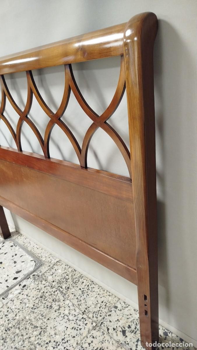 Antig&uuml;edades: CABECERO DE MADERA PARA CAMA DE 105 CM - Foto 2