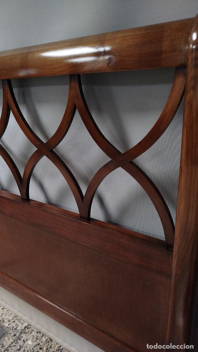Antig&uuml;edades: CABECERO DE MADERA PARA CAMA DE 105 CM - Foto 3