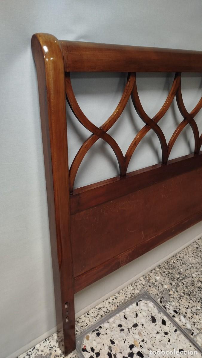 Antig&uuml;edades: CABECERO DE MADERA PARA CAMA DE 105 CM - Foto 4