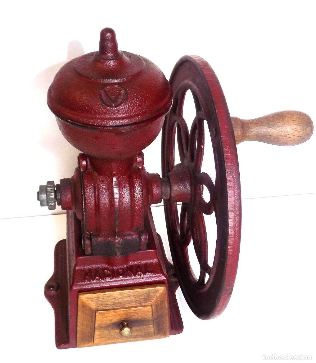 Antig&uuml;edades: RARO MOLINILLO DE CAF&Eacute; DE RUEDA LATERAL MARCA NACIONAL. ESPA&Ntilde;A. CA. 1920/30