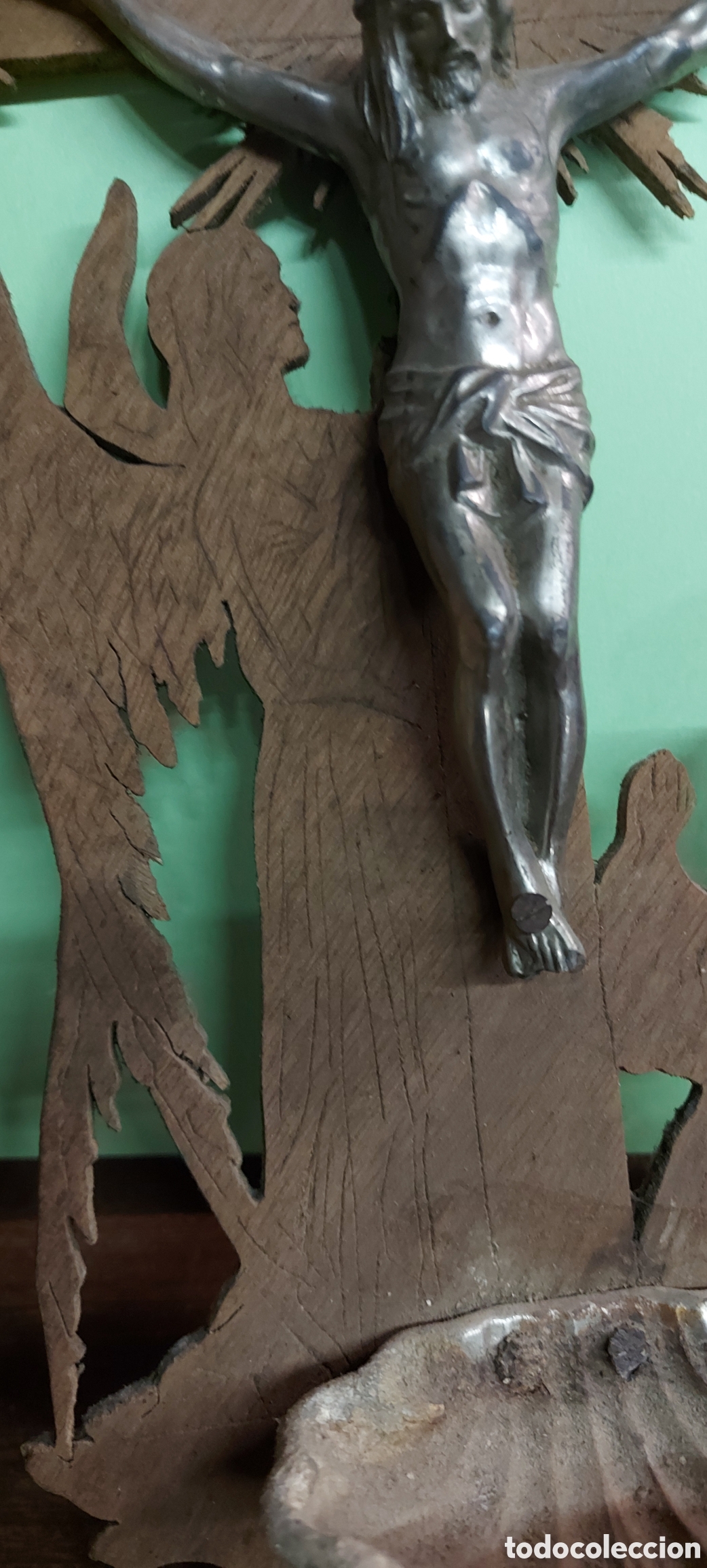 Antig&uuml;edades: TALLA DE MADERA CON UN CRISTO DE PLATA - Foto 1