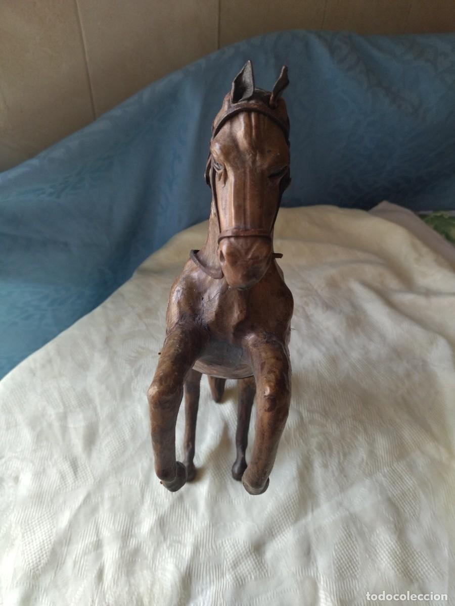Antig&uuml;edades: Antiguo caballo forrado de cuero. - Foto 5