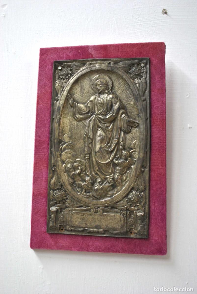 Antig&uuml;edades: CUADRO RELIGIOSO DE LAT&Oacute;N CORAZ&Oacute;N DE JES&Uacute;S - Foto 1