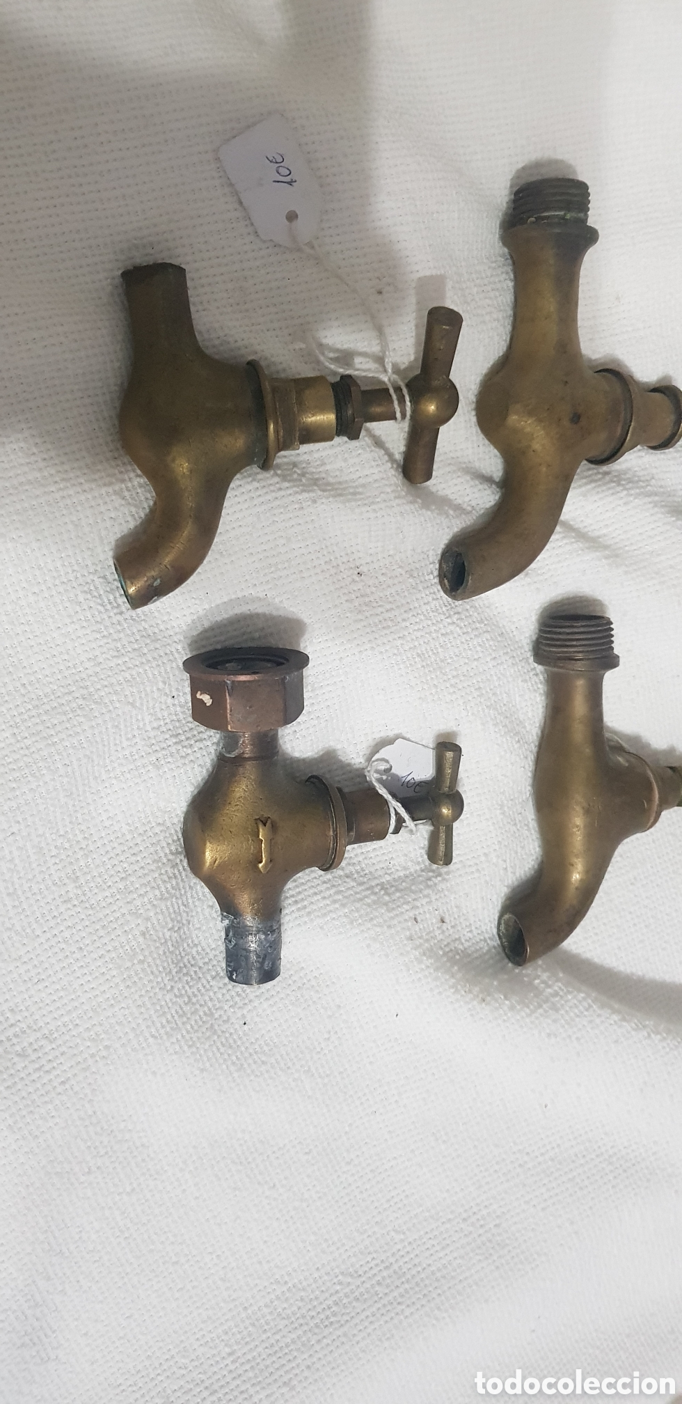 Antig&uuml;edades: Cuatro grifos antiguos de bronce - Foto 3