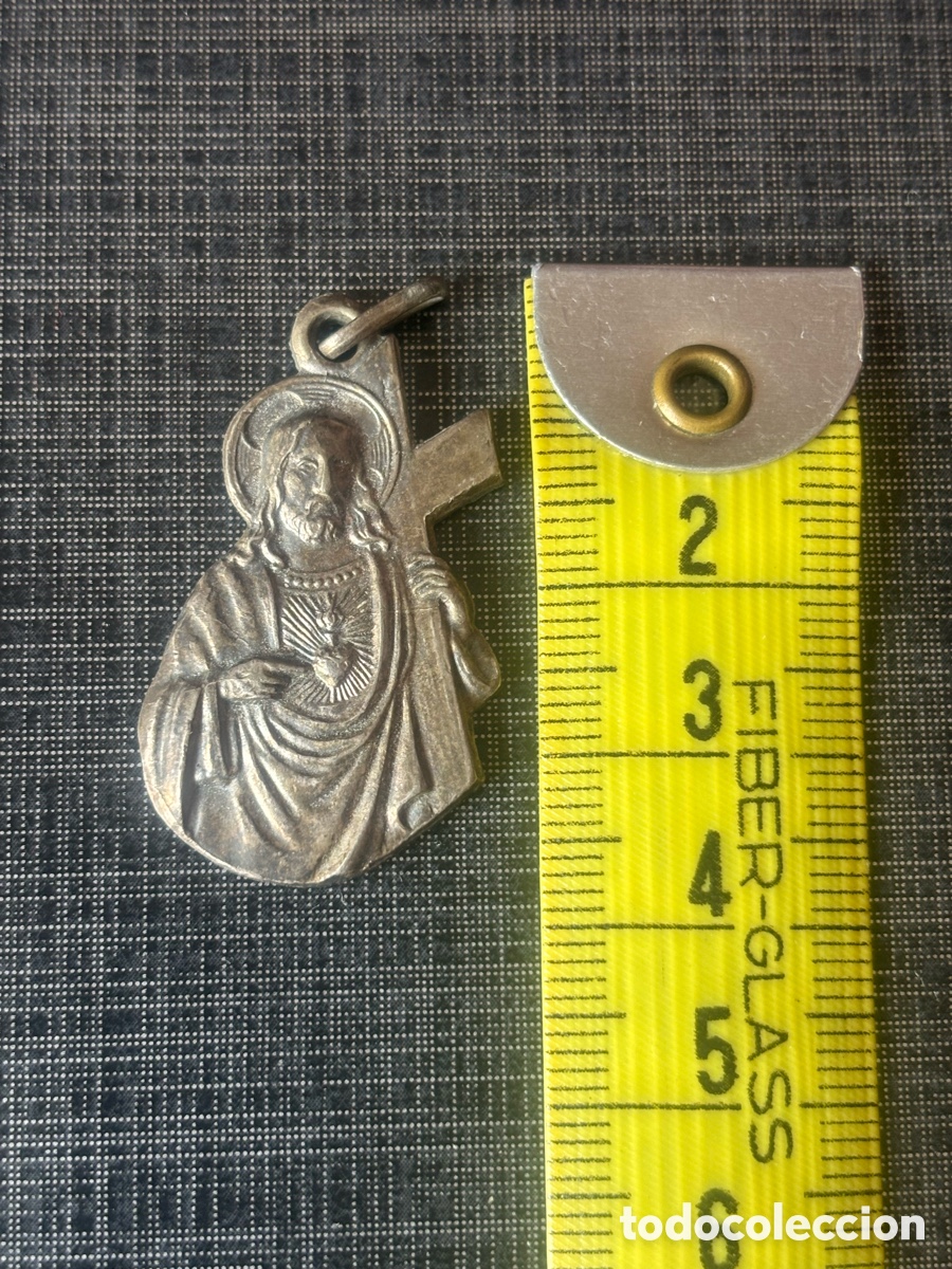 Antig&uuml;edades: Medalla plata&iquest;? O plateada sagrado coraz&oacute;n - Foto 1