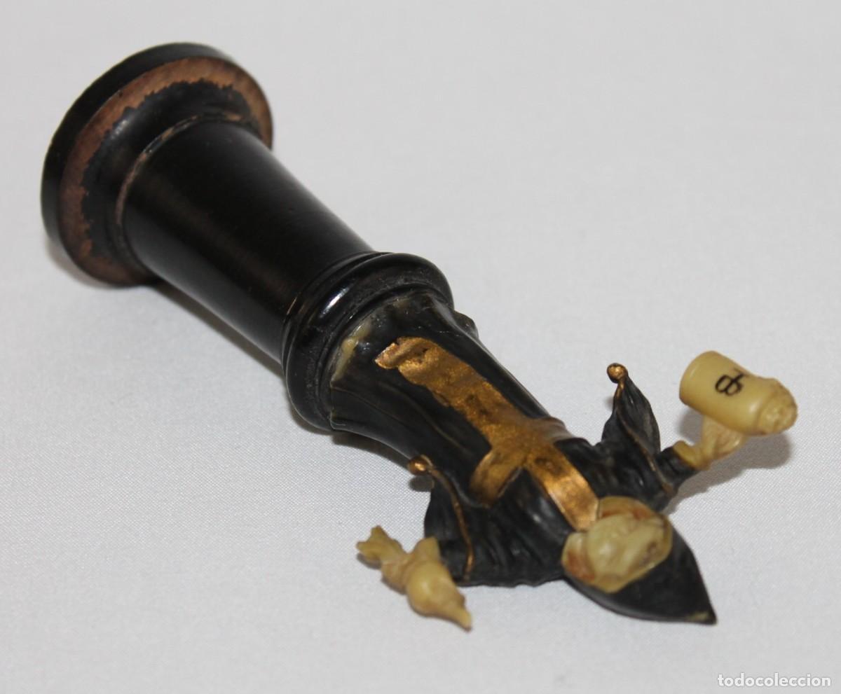 Antig&uuml;edades: Figura de celuloide con base de madera. Principios del siglo XX - Foto 6