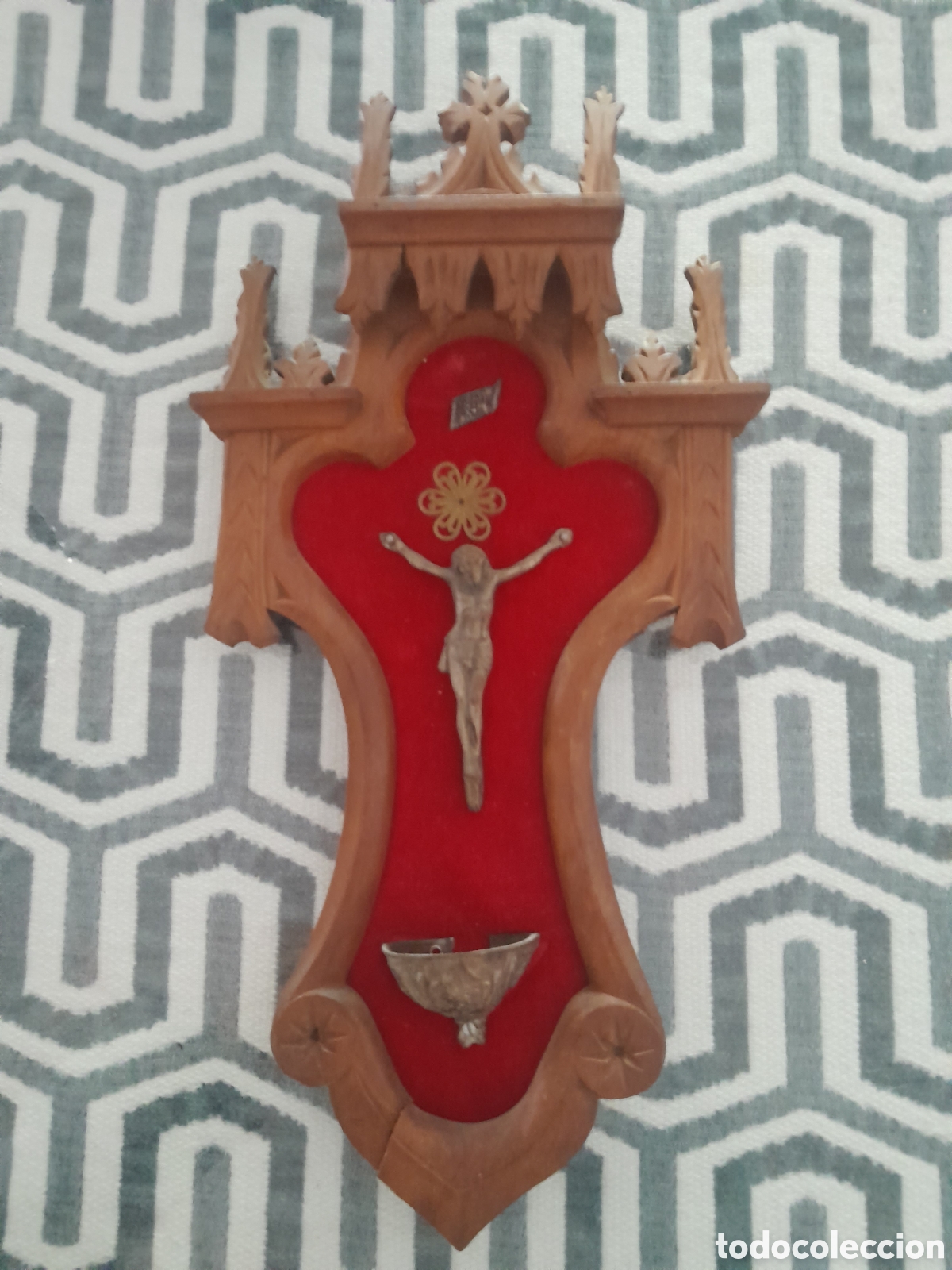 Antig&uuml;edades: Cruz de madera de 18 x 36 - Foto 1