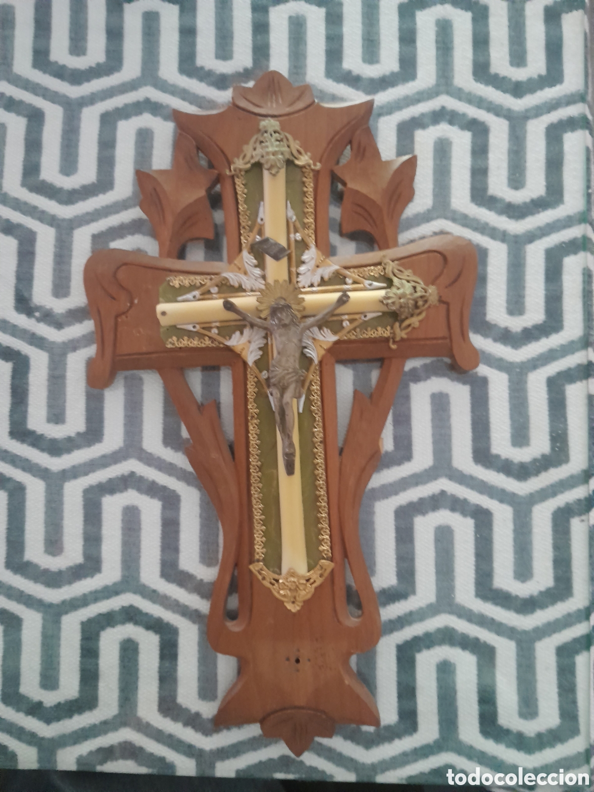 Antig&uuml;edades: Cruz de madera de 23 x 40 - Foto 1