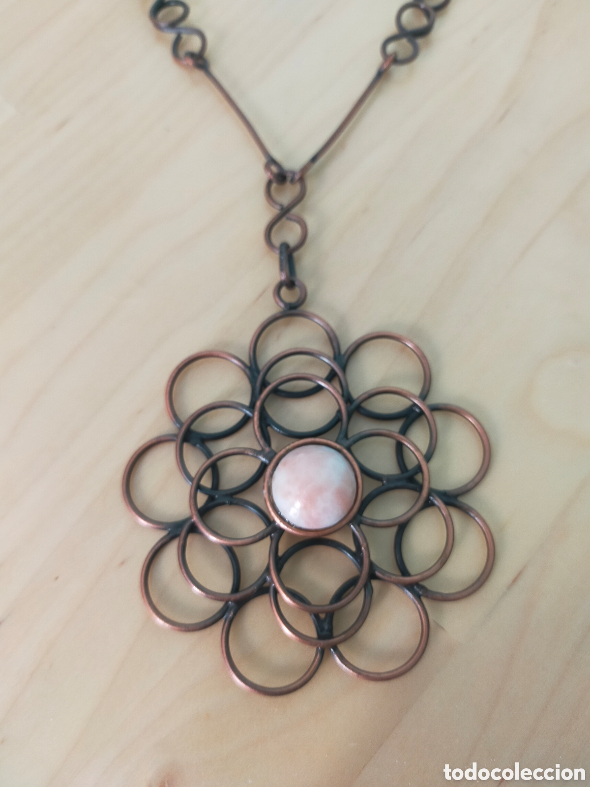 Antig&uuml;edades: Collar artesanal flor rosa - Foto 1
