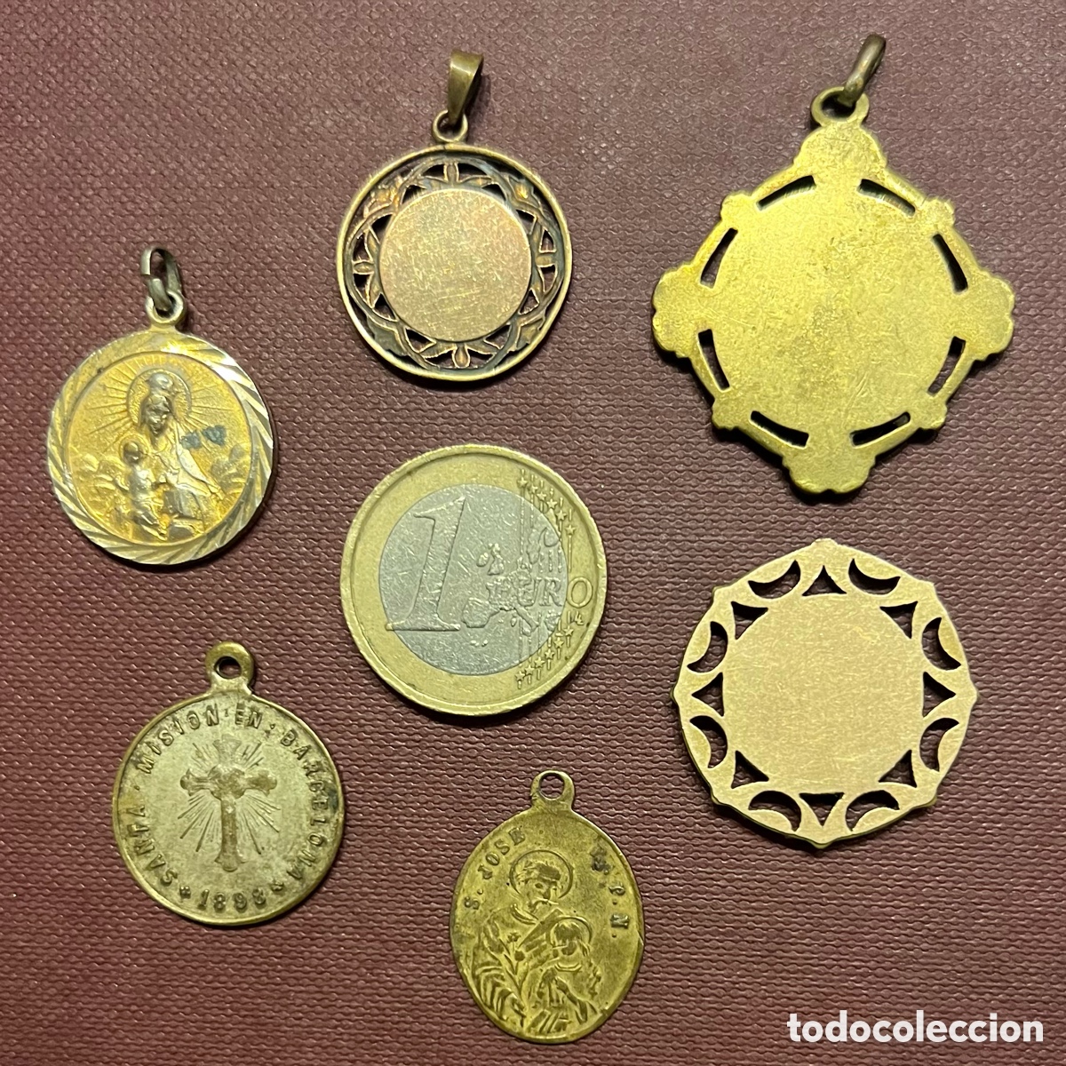 Antig&uuml;edades: Lote de medallas Religiosas - Foto 2