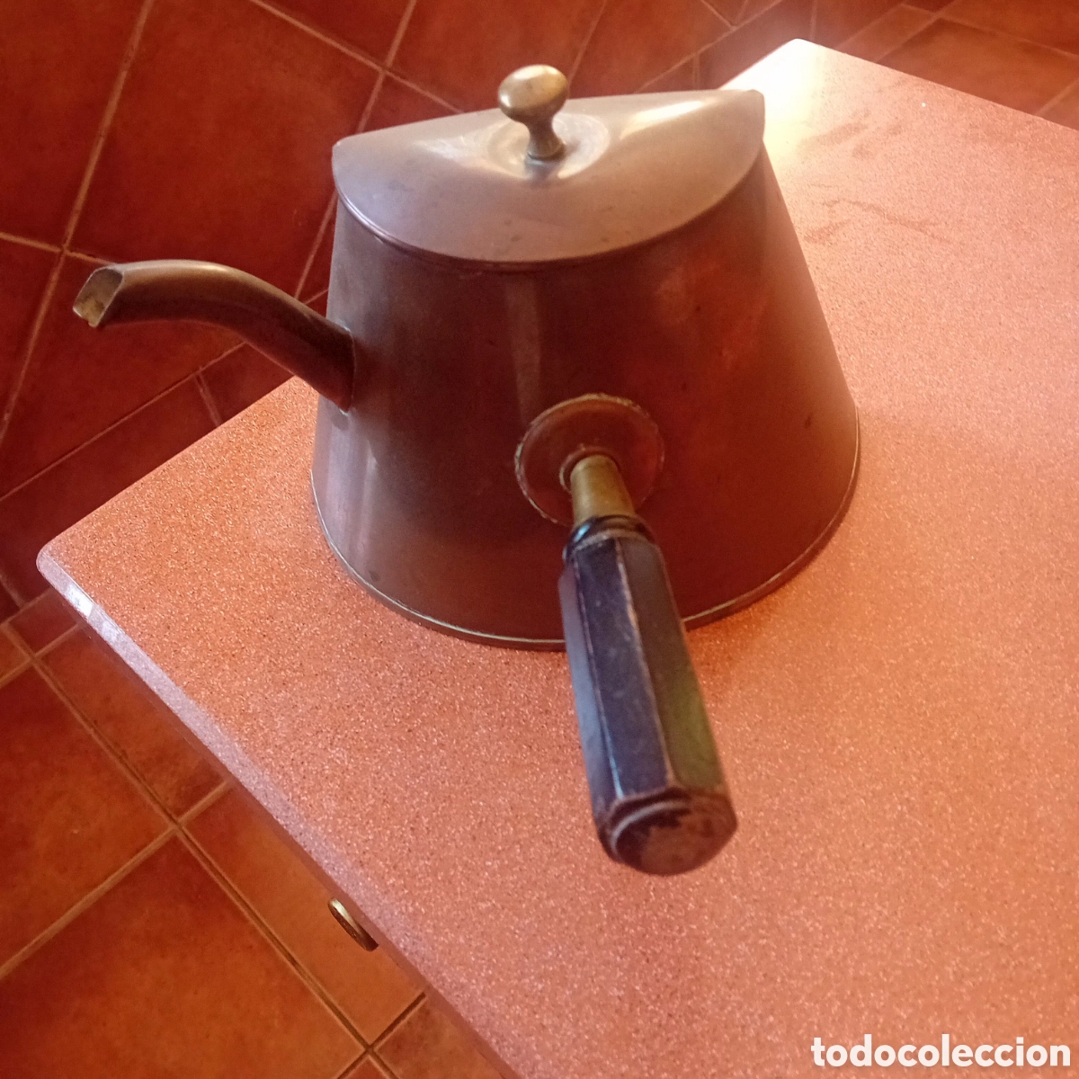 Antig&uuml;edades: Tetera antigua de bronce - Foto 1