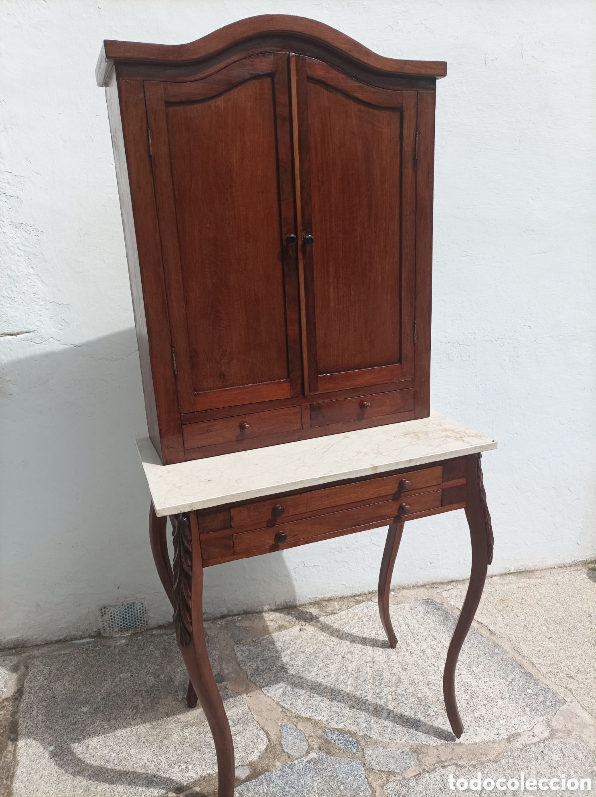 Antiquit&eacute;s: Escritorio de madera y marmol