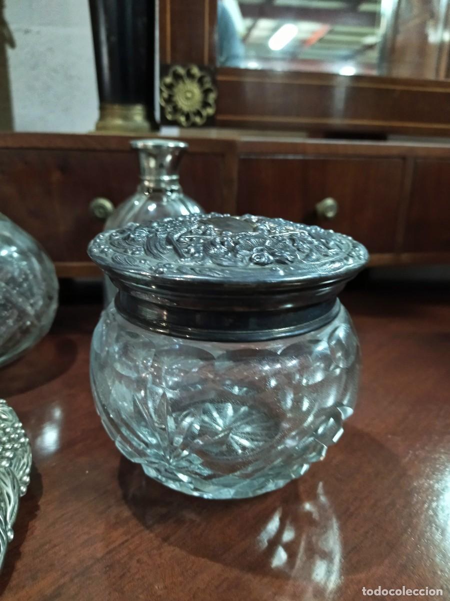 Antig&uuml;edades: Juego de tocador 3piezas - Foto 2