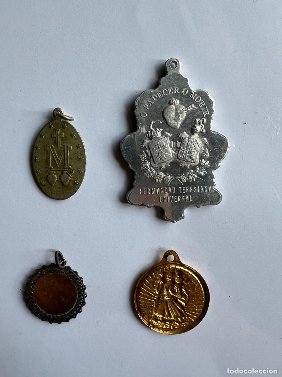 Antig&uuml;edades: Lote de 4 medallas religiosas - Foto 2