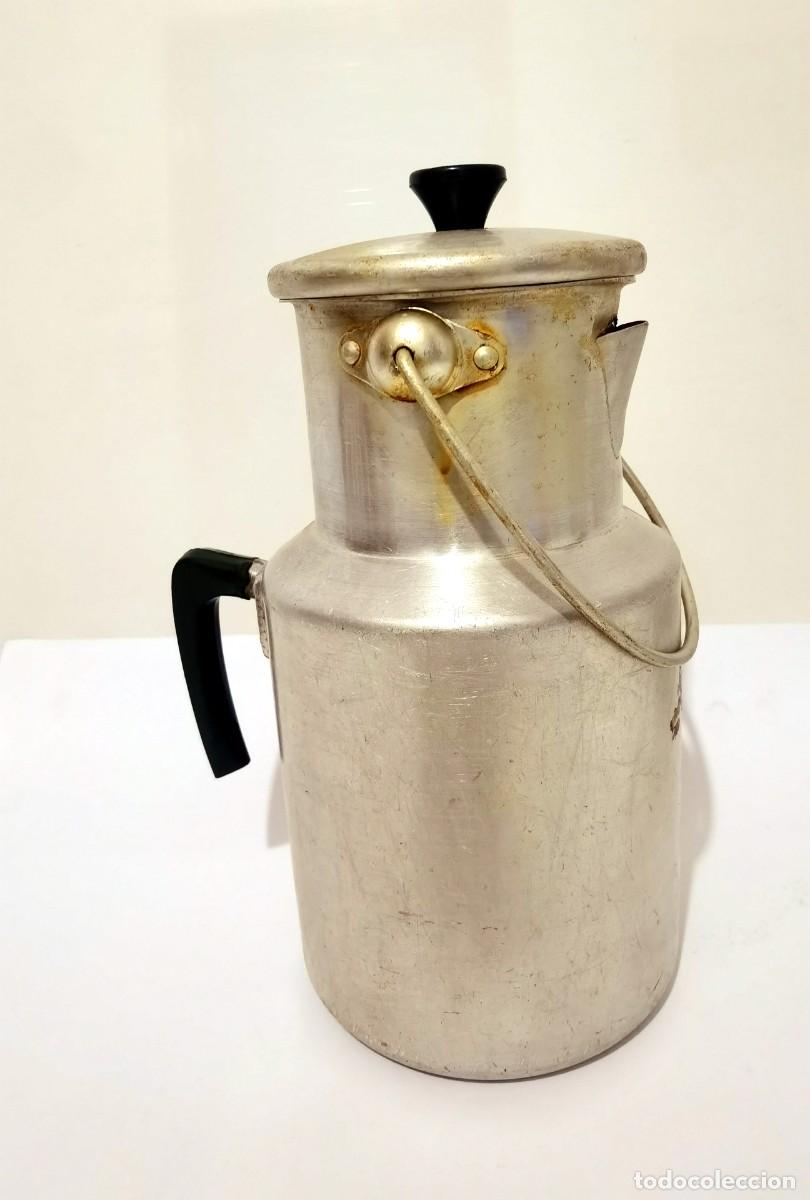 Antig&uuml;edades: Antigua aceitera de 27cm de alto - Foto 1