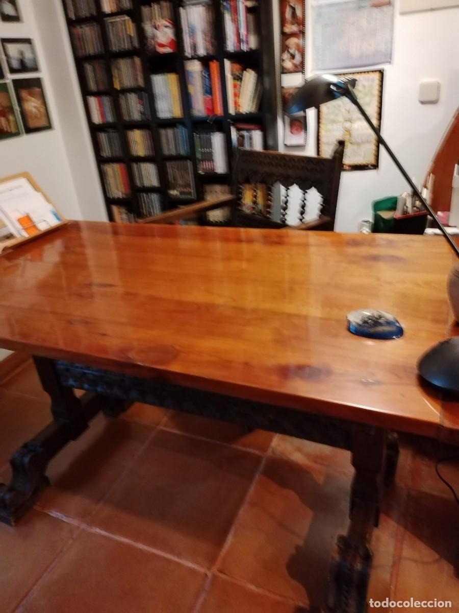 Antig&uuml;edades: Mesa de escritorio y silla tallada manualmente - Foto 2