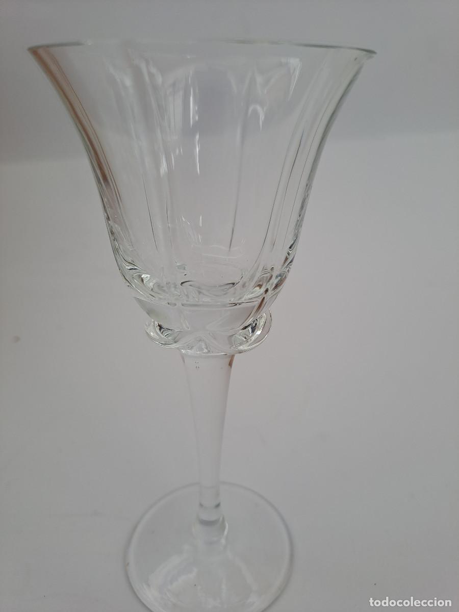 Antig&uuml;edades: 6 copas de licor de cristal de Bohemia - Foto 1