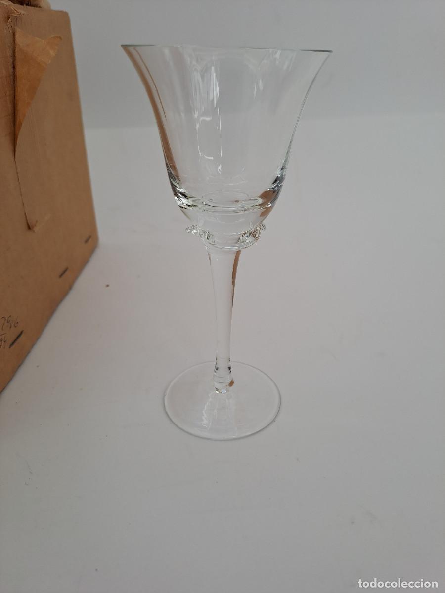 Antig&uuml;edades: 6 copas de licor de cristal de Bohemia - Foto 4