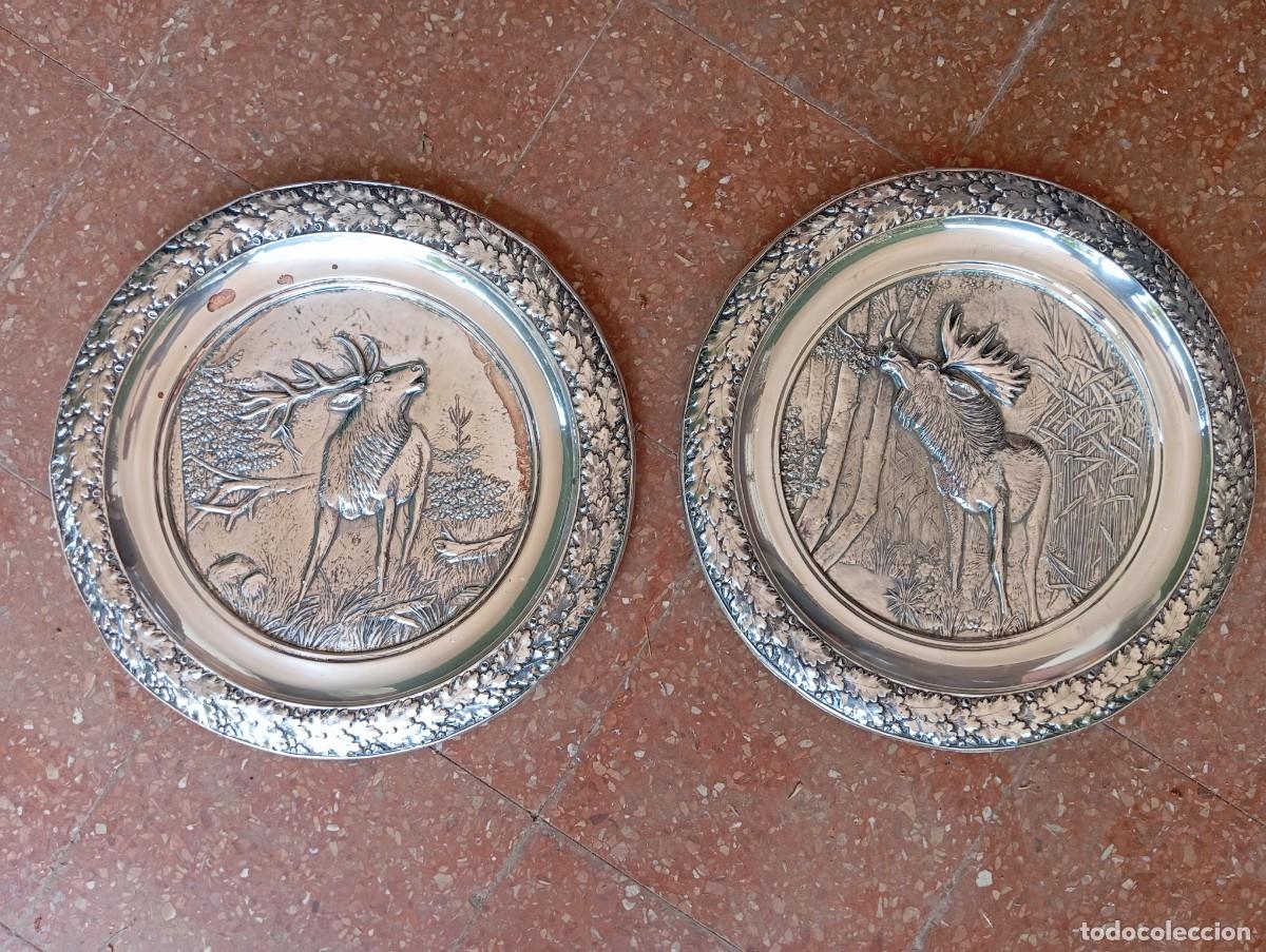 Antig&uuml;edades: Pareja de bandejas decorativas - Foto 1