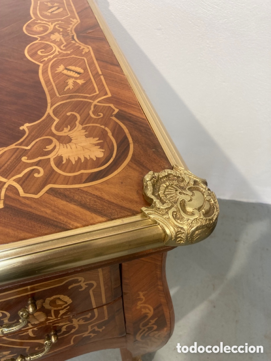Antig&uuml;edades: Mesa antigua marqueter&iacute;a y bronces - Foto 13