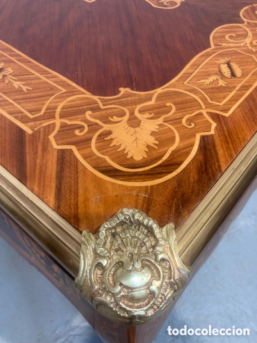 Antig&uuml;edades: Mesa antigua marqueter&iacute;a y bronces - Foto 19